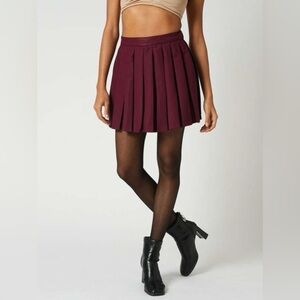 NWOT BCBGMaxAzria Skirt Pleated Burgundy Bordeaux Red School Girl Size 2 fits 4 